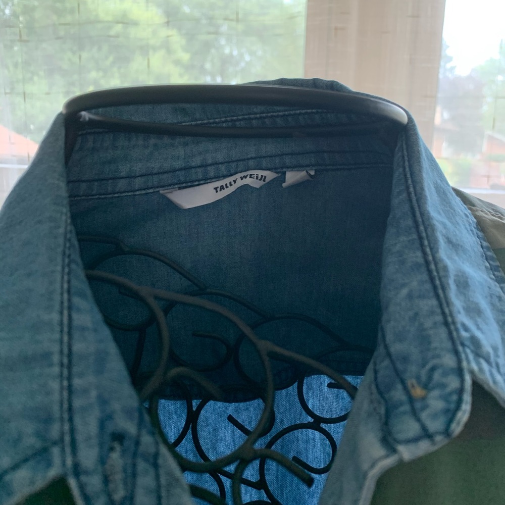 Shirt - Picture 2 of 4